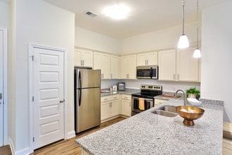 Lodge at Lake Wylie in Lake Wylie, SC - Building Photo - Interior Photo