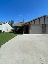 3407 W Wood St in Rogers, AR - Building Photo - Building Photo