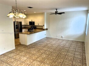 1113 Tupelo Way in Weston, FL - Building Photo - Building Photo