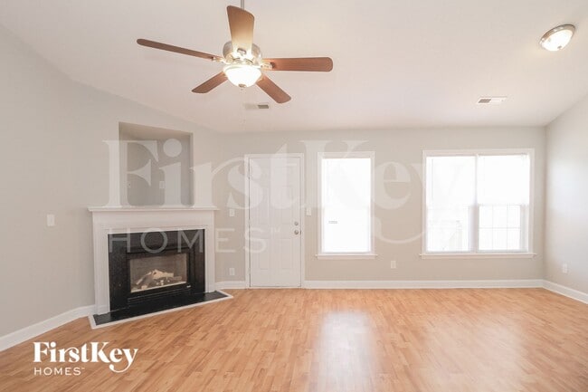 1800 Holly Crescent Ln in Winston-Salem, NC - Building Photo - Building Photo