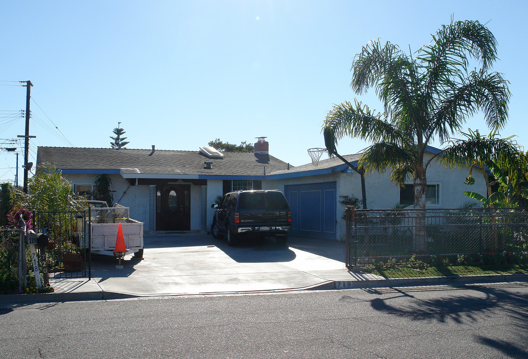 718-720 Lemar Ave in Oxnard, CA - Foto de edificio