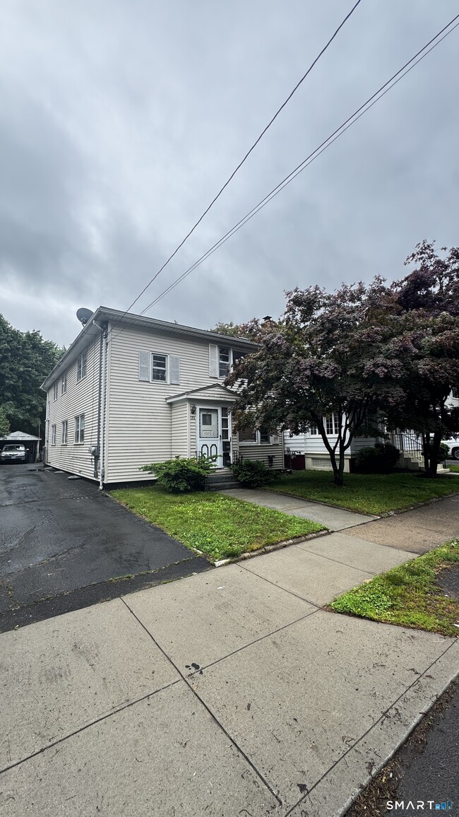 156 Putnam Ave