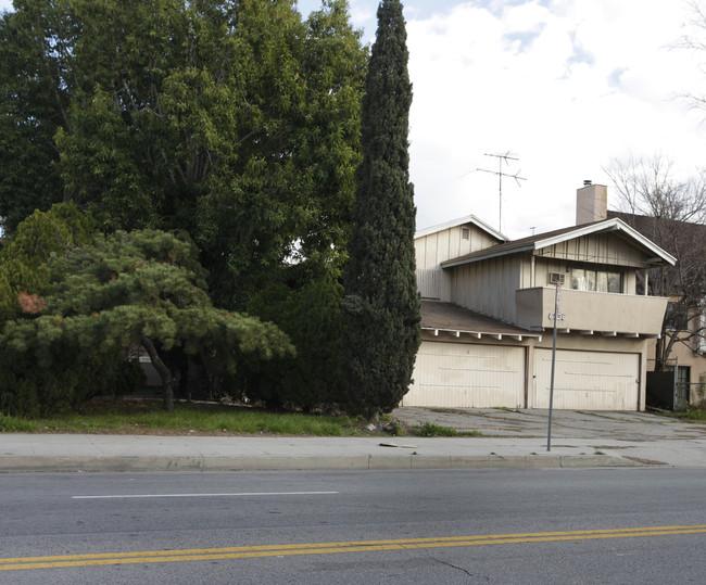 6436 Whitsett Ave in North Hollywood, CA - Building Photo - Building Photo