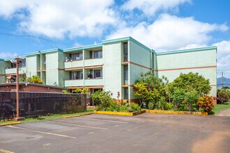 1046 Ehoeho Ave in Wahiawa, HI - Foto de edificio - Building Photo