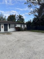 4742 Myrtle Dr, Unit 4744 in Greenacres, FL - Building Photo