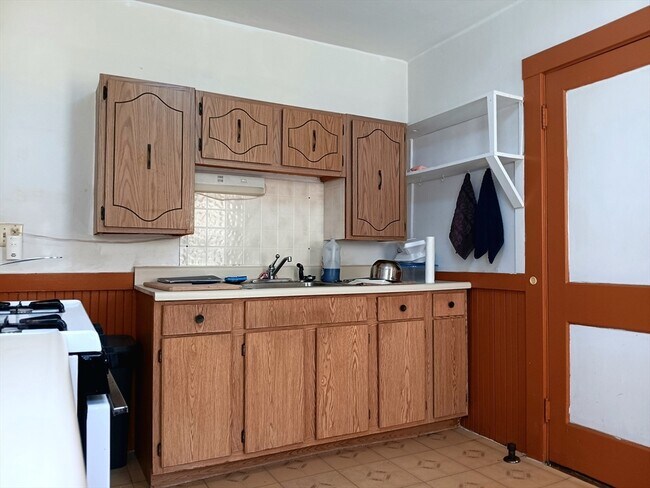 44 Glencoe St, Unit 2