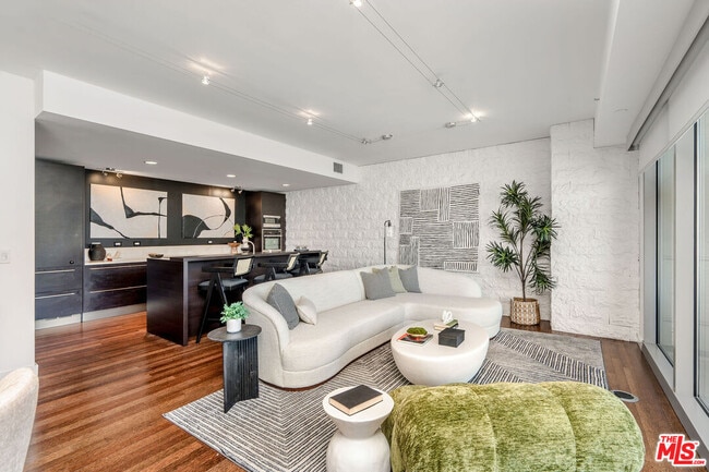 property at 6250 Hollywood Blvd