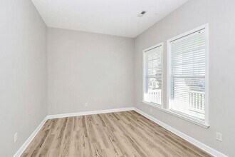 17731 N Shore Cir in Cornelius, NC - Building Photo - Building Photo