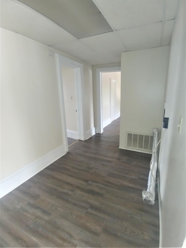 242 W Lincoln Ave in Hinckley, IL - Building Photo - Building Photo