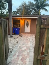 1351 Holly Heights Dr in Fort Lauderdale, FL - Building Photo - Building Photo