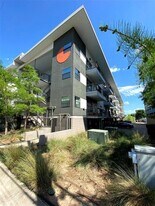 1111 S Akard St in Dallas, TX - Building Photo