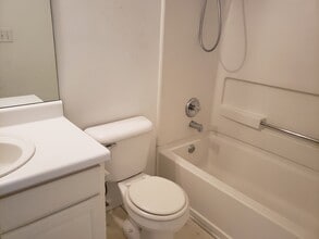 5271 Reps Trce in Norcross, GA - Foto de edificio - Building Photo