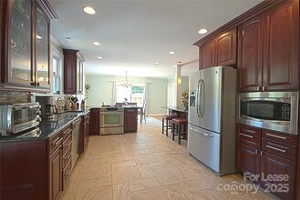 2140 Shenandoah Ave in Charlotte, NC - Building Photo - Building Photo