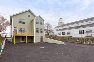 476 Fulton St, Unit 1 in Medford, MA - Building Photo - Building Photo