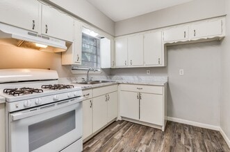 404 Darlene Ln in Arlington, TX - Building Photo - Building Photo