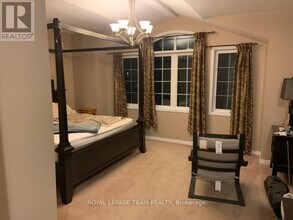 115 Macara Crescent in Ottawa, ON - Building Photo - Building Photo