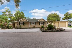 10519 Bridgewood Dr in Riverview, FL - Building Photo