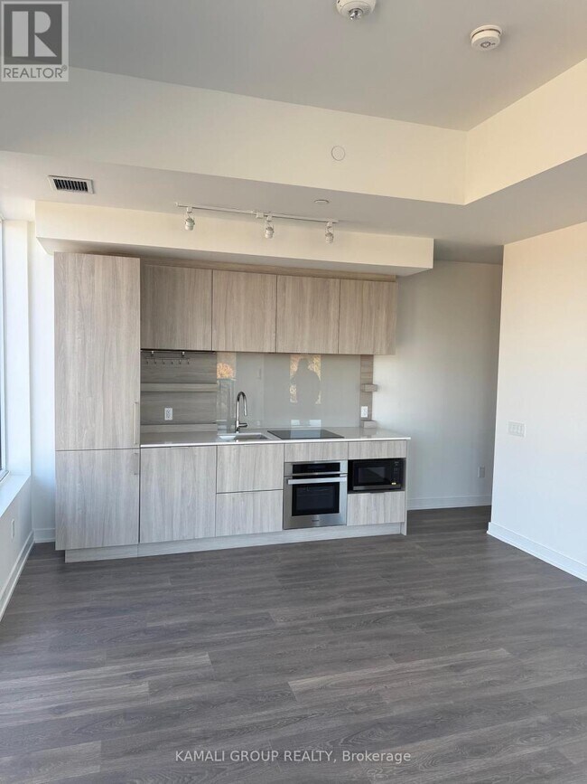 28 Ann St in Mississauga, ON - Building Photo - Building Photo