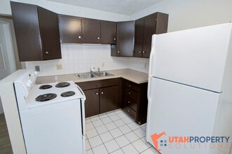 4951 S Center St in Murray, UT - Building Photo - Building Photo