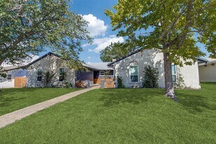 15825 El Estado Dr in Dallas, TX - Building Photo