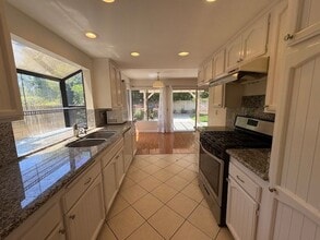 2133 Laurelwood Dr in Thousand Oaks, CA - Building Photo - Building Photo