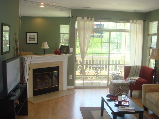 5917 Barbados Pl, Unit 103 in Rockville, MD - Building Photo - Building Photo