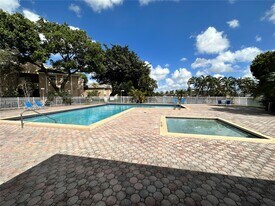 1941 NW 96th Terrace in Pembroke Pines, FL - Building Photo