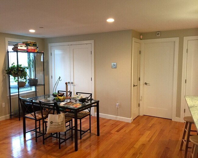 65 Willow Ct in Boston, MA - Building Photo - Building Photo