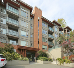 1677 Lloyd Ave in North Vancouver District, BC - Building Photo - Building Photo