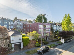 Morgan Junction in Seattle, WA - Foto de edificio - Primary Photo