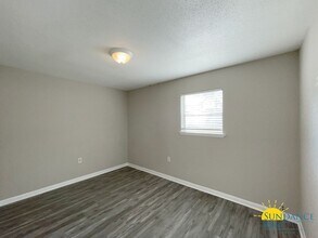 794 Navy St in Fort Walton Beach, FL - Building Photo - Building Photo