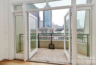 401 N Church St in Charlotte, NC - Building Photo - Building Photo