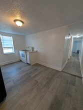 1440 N Lincoln Ave, Unit 1440 B in Lakeland, FL - Building Photo - Building Photo