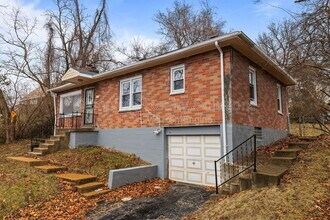 375 Adrian Dr in St. Louis, MO - Building Photo - Building Photo