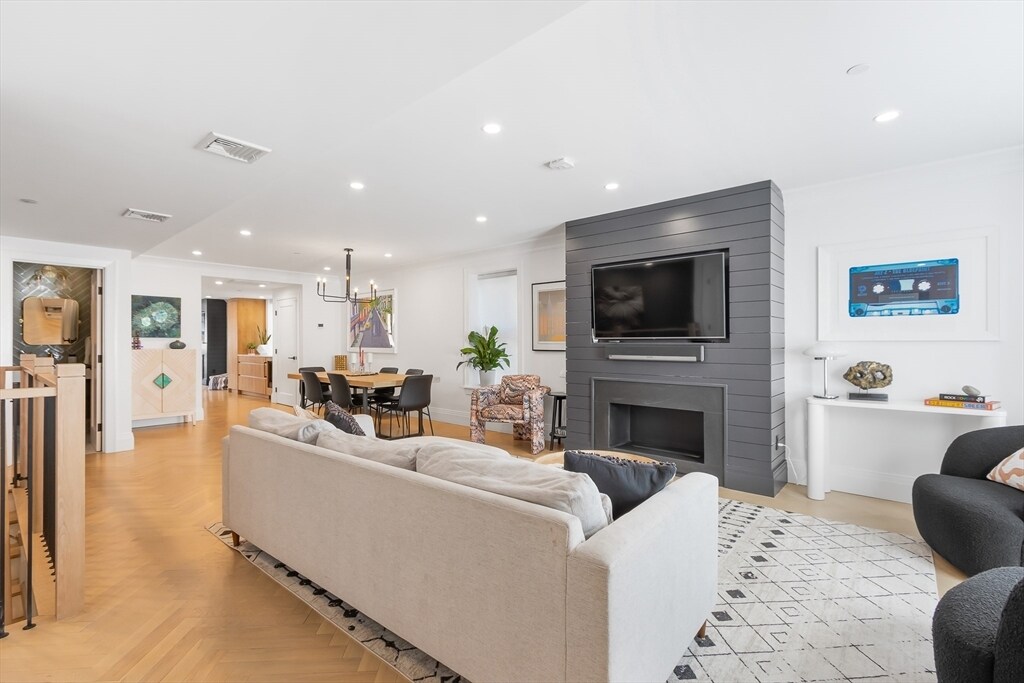 69 Montgomery St in Boston, MA - Building Photo