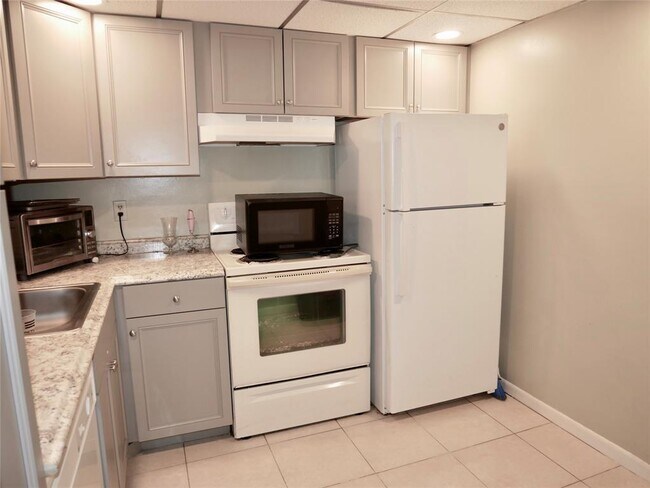 6500 Cypress Rd, Unit 410 in Plantation, FL - Building Photo - Building Photo