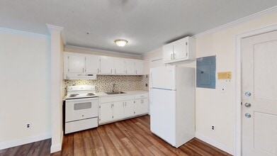 31 Myrtle St, Unit #5 in Malden, MA - Building Photo - Building Photo