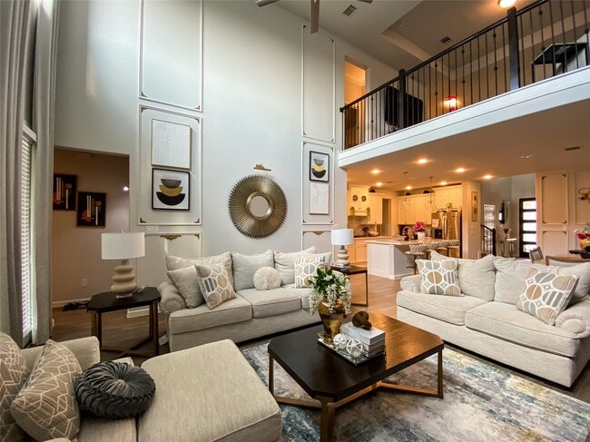 property at 2122 Alabaster Est Dr