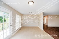 933 Chichester Dr photo'