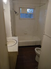 1532 Woodland Ave NW, Unit 3 in Canton, OH - Building Photo - Building Photo