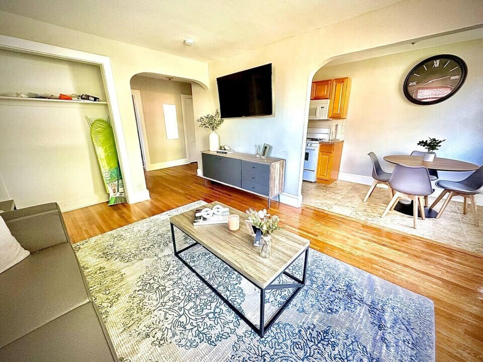 236 W Walnut Ln-Unit -ID1029034P in Philadelphia, PA - Building Photo