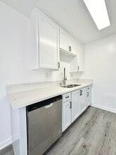 6795 Paramount Blvd, Unit 14 in Long Beach, CA - Building Photo - Building Photo