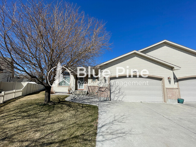 property at 5000 Vintage Ln