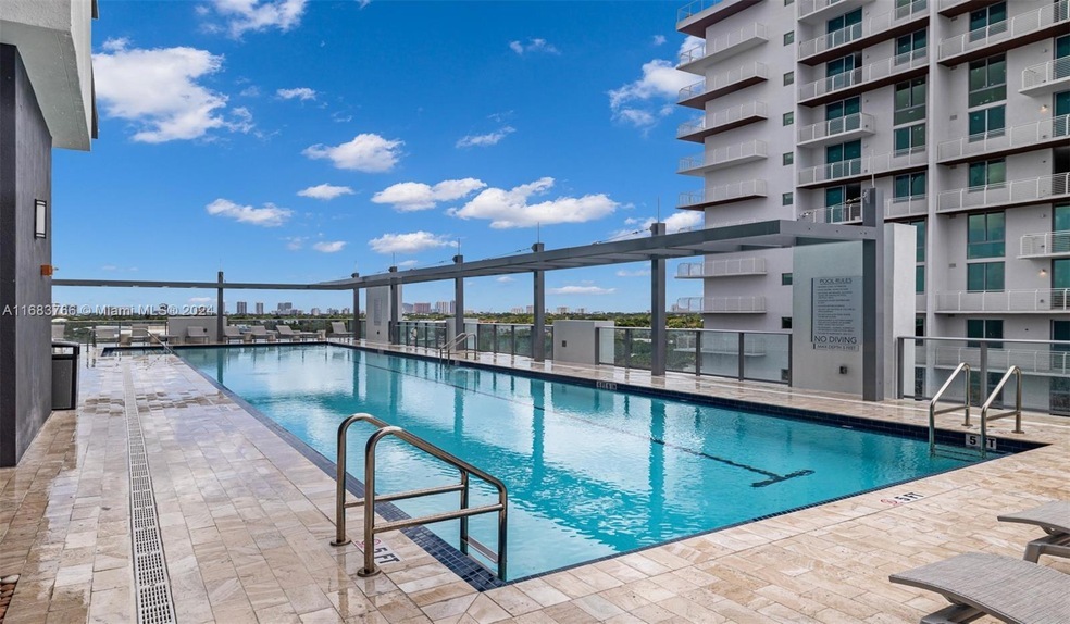 555 NE 8th St, Unit 0429 in Fort Lauderdale, FL - Building Photo