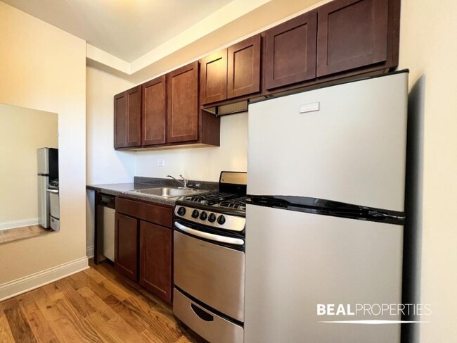 property at 818 W Diversey Pkwy