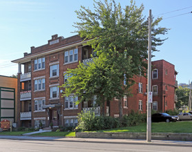 Gladstone Apartments in Hamilton, ON - Building Photo - Building Photo