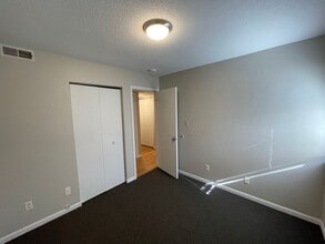 809 W Stoughton in Urbana, IL - Building Photo - Building Photo