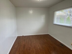 15950 Fraser Hwy in Surrey, BC - Building Photo - Building Photo