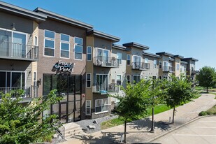 Prairie Place in Altoona, WI - Building Photo