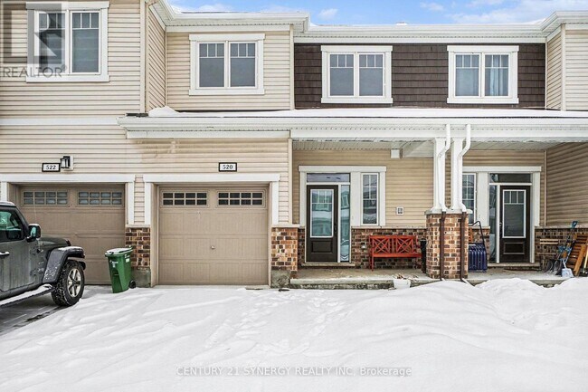 520 Flagstaff Dr in Ottawa, ON - Building Photo - Building Photo